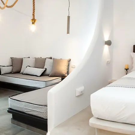 Irene Couette-café Fira (Santorini)