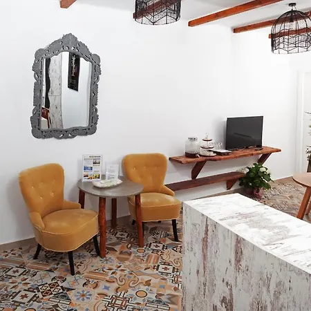 Bed & Breakfast Irene Fira (Santorini)