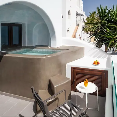 Irene Fira (Santorini)